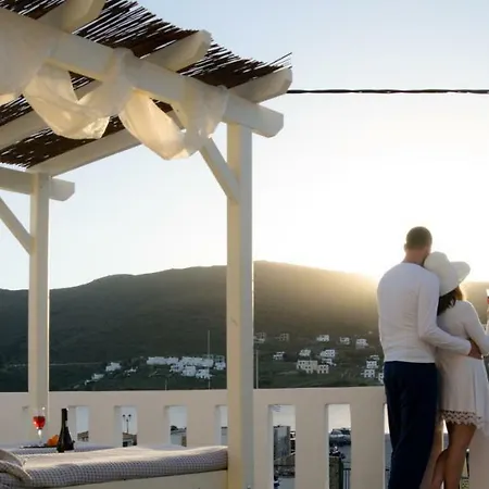 Tatil Evi The Veranda Of Gavrion-exclusive, Centrally Located With Seaview *