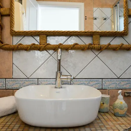 The Veranda Of Gavrion-exclusive, Centrally Located With Seaview Tatil Evi