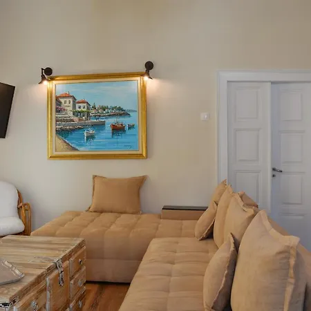 The Veranda Of Gavrion-exclusive, Centrally Located With Seaview Gavrio