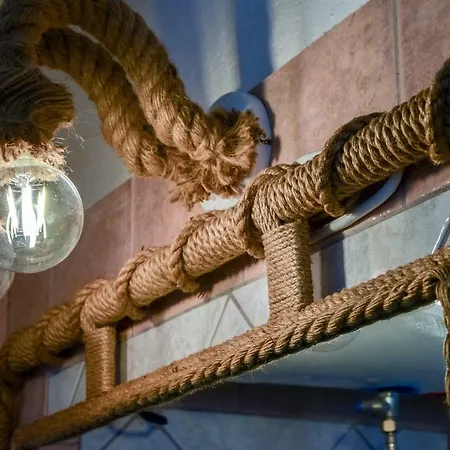 Сasa de vacaciones The Veranda Of Gavrion-exclusive, Centrally Located With Seaview