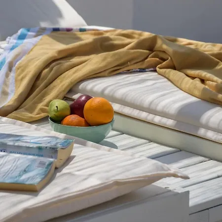 Casa vacanze The Veranda Of Gavrion-exclusive, Centrally Located With Seaview