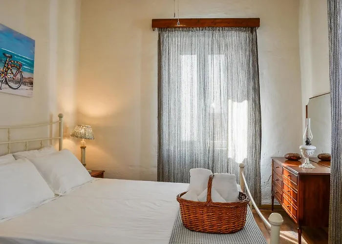 Σπίτι διακοπών The Veranda Of Gavrion-exclusive, Centrally Located With Seaview